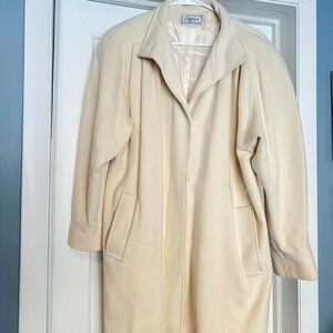 Cream wool coat with pockets